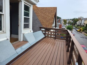 404 Grace St, Unit 3rd Floor in Mount Washington, PA - Building Photo - Building Photo