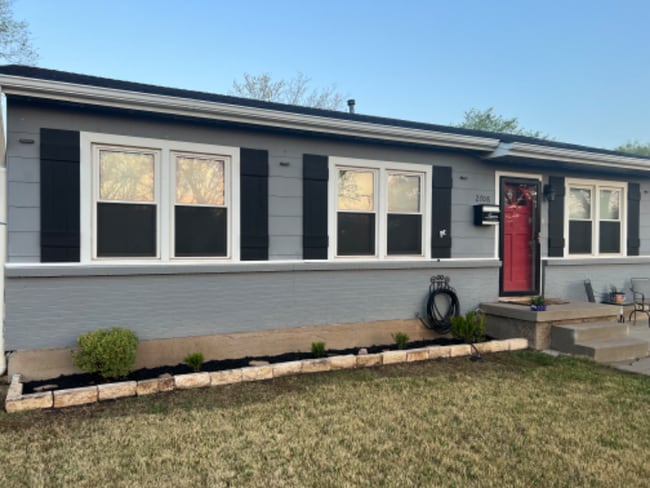 property at 2708 S Highland St