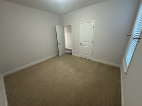 1 Bishop Lake Way in Taylors, SC - Building Photo - Building Photo