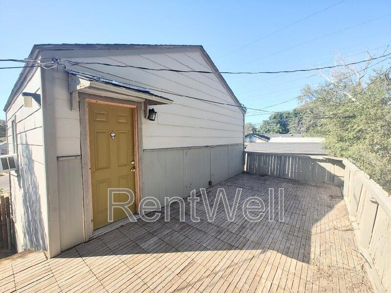 1726 25th St in Lubbock, TX - Building Photo