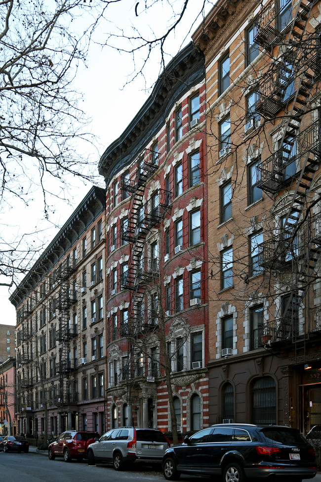 336-338 E 18th St in New York, NY - Foto de edificio - Building Photo