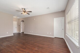 Newly Renovated 3 bed, 2 bath home on cul- in Bryan, TX - Building Photo - Building Photo