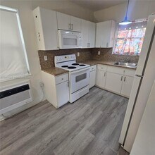 108 SE 10th Ave in Pompano Beach, FL - Building Photo - Building Photo