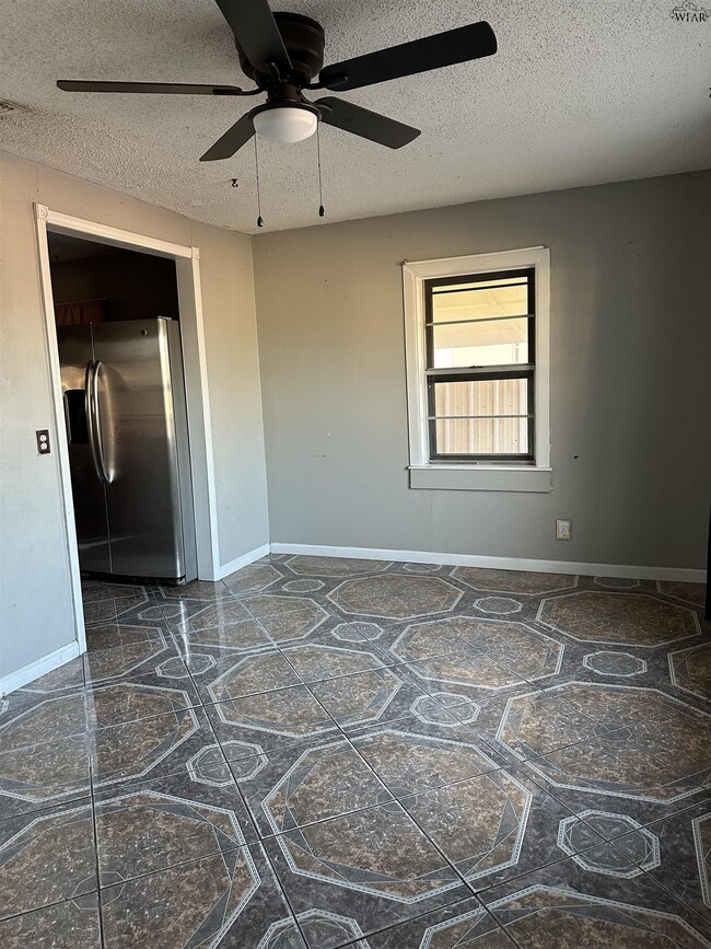 1633 Orchard Ave in Wichita Falls, TX - Building Photo - Building Photo