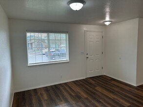 4108 Virginia Ave in Springfield, OR - Building Photo - Building Photo