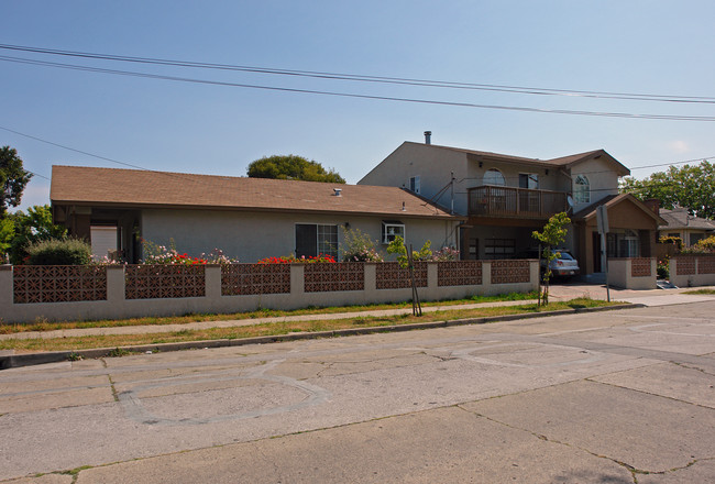 409 S Fremont St in San Mateo, CA - Foto de edificio - Building Photo