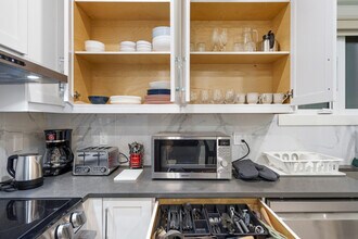 2393 Bonaccord Dr in Vancouver, BC - Building Photo - Building Photo