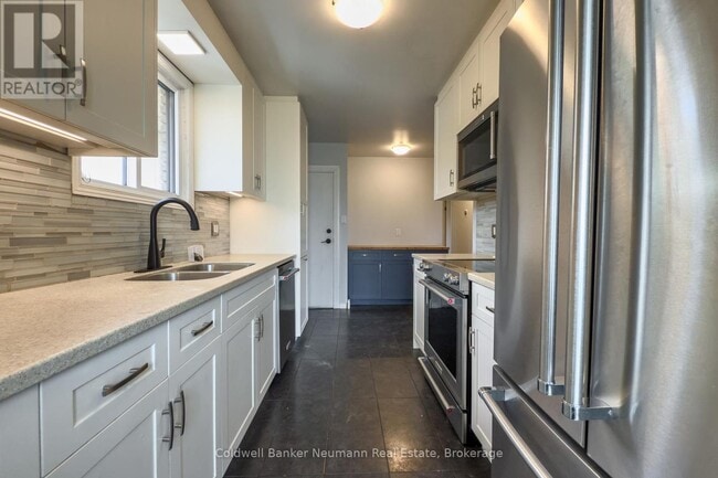 37 Dunhill Crescent in Guelph, ON - Building Photo - Building Photo
