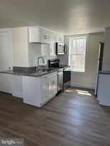 152 N Walnut St in Kennett Square, PA - Building Photo