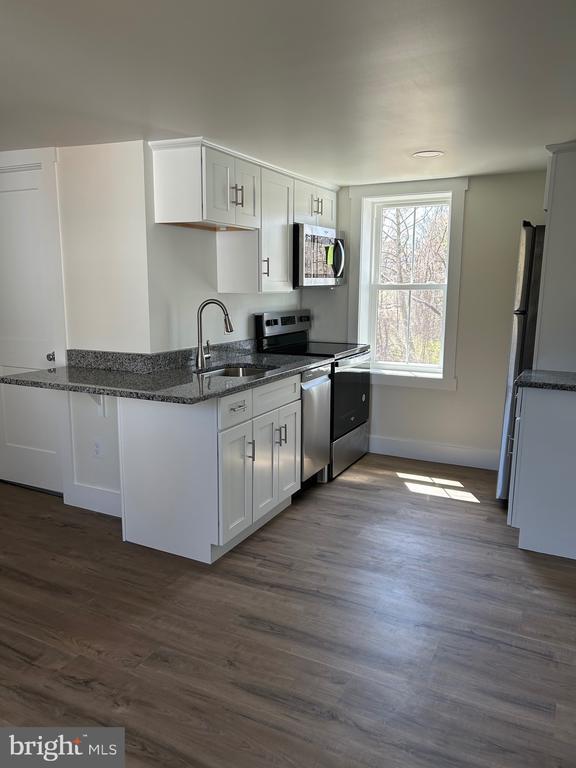 property at 152 N Walnut St