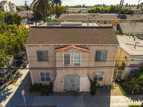 454 Rose Ave in Long Beach, CA - Building Photo - Building Photo