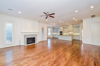 2017 McClendon St in Houston, TX - Building Photo - Building Photo