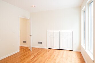 171 Everett St in Boston, MA - Building Photo - Building Photo