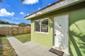 513 SW 15th St in Fort Lauderdale, FL - Building Photo - Building Photo