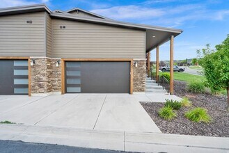 6357 E 820 S in Huntsville, UT - Building Photo - Building Photo