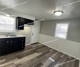 11-11 McKinley Ave in Hobart, IN - Building Photo - Building Photo