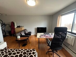 35 Glencoe St, Unit 35 in Boston, MA - Building Photo - Building Photo