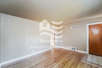 3421 N 87th St in Milwaukee, WI - Foto de edificio - Building Photo