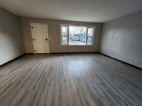 1417 E Lindberg St in Springfield, MO - Building Photo - Building Photo