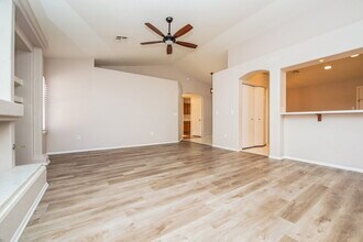 5028 Monte Del Sol Ln in North Las Vegas, NV - Foto de edificio - Building Photo