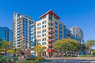 253 Tenth Ave in San Diego, CA - Building Photo