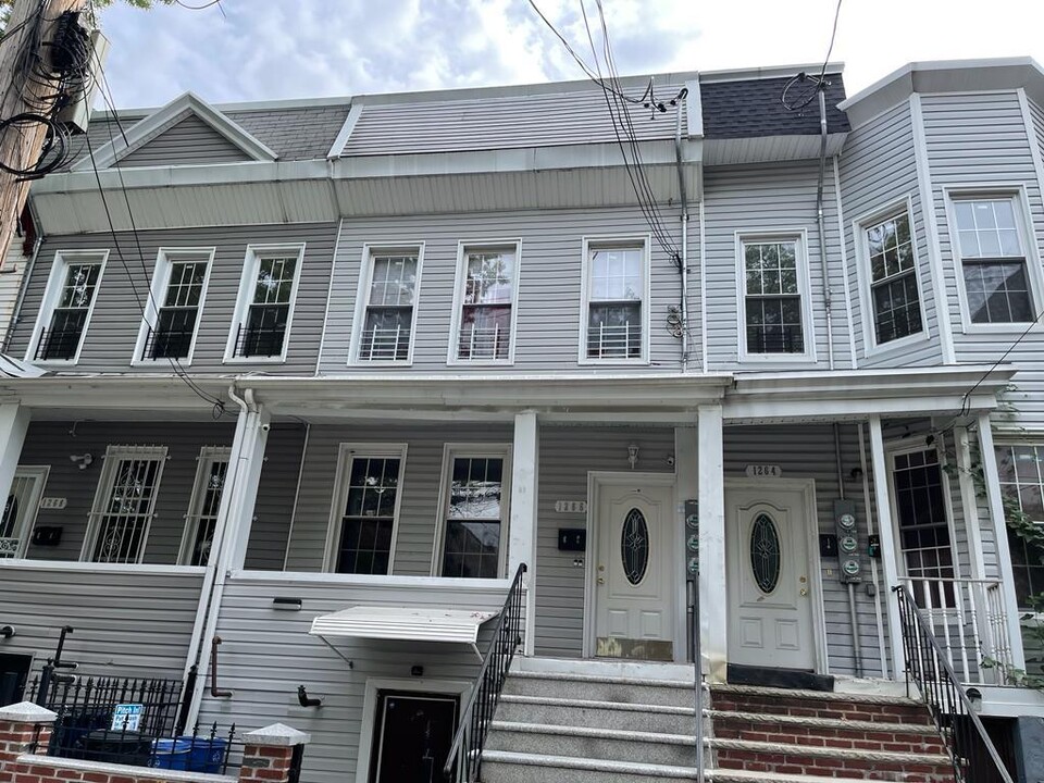 1266 Findlay Ave in Bronx, NY - Building Photo