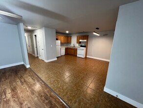 205 E Marietta Ct in Rogers, AR - Building Photo - Building Photo