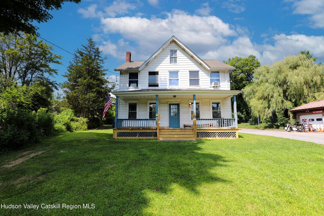2906 NY-28 in Shokan, NY - Building Photo