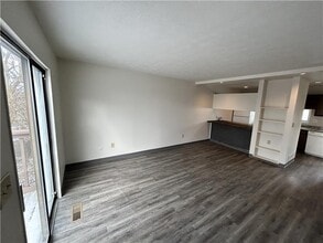 134 Orchard Dr in St. Clairsville, OH - Building Photo - Building Photo