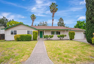 6114 Wright Way in Windsor, CA - Building Photo