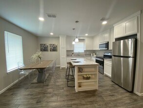 3814 Bella Costa Dr in Weslaco, TX - Building Photo - Building Photo