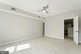 2100 Homewood Ave in Baltimore, MD - Building Photo - Building Photo