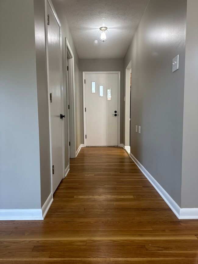 1612 Raleigh Rd in Lexington, KY - Building Photo - Building Photo