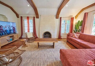 1522 Pandora Ave in Los Angeles, CA - Building Photo - Building Photo