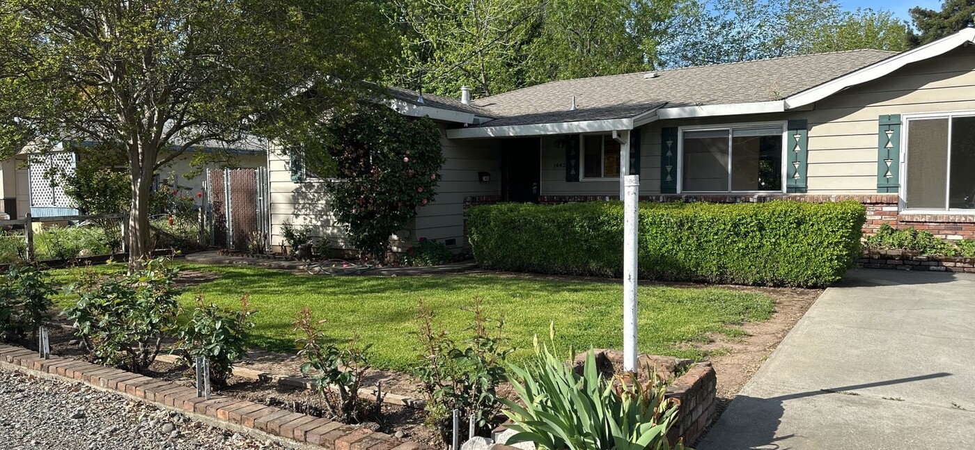 1443 N Cherry St in Chico, CA - Building Photo