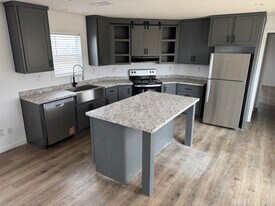 300 Patriot Ln in Collinston, LA - Building Photo