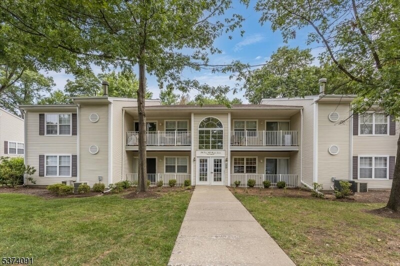 34 Maple Ln in Mount Arlington, NJ - Building Photo