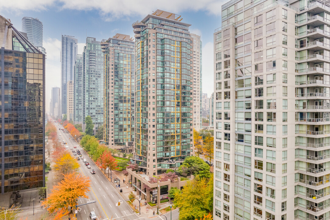 The Lions in Vancouver, BC - Building Photo