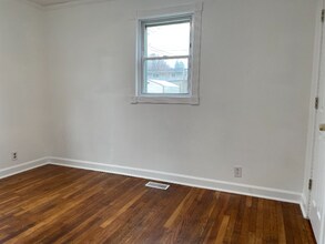1007 E Unaka Ave, Unit 1 in Johnson City, TN - Building Photo - Building Photo