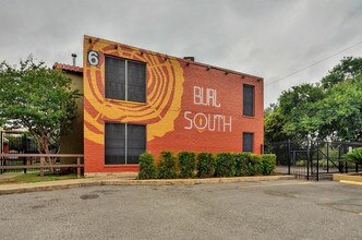 Burl Apartments in Austin, TX - Foto de edificio - Building Photo