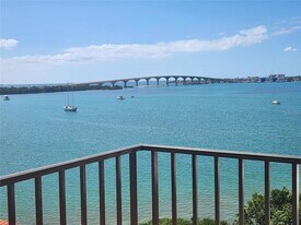 6295 Bahia Del Mar Cir, Unit 507 in St. Petersburg, FL - Building Photo