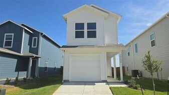 12128 Morgan Dr in Aubrey, TX - Building Photo