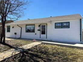 2691 S Linley Ct in Denver, CO - Building Photo