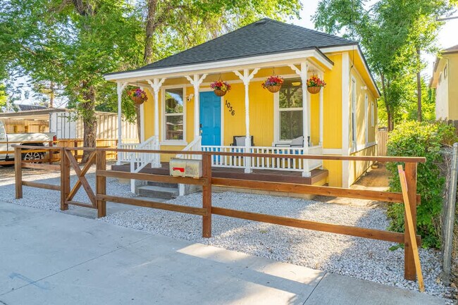 1036 Litch Ct in Reno, NV - Building Photo - Building Photo