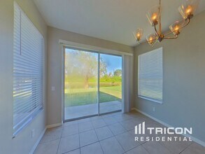 6720 Guilford Crest Dr in Apollo Beach, FL - Building Photo - Building Photo