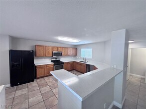 6125 Crystal Talon St in Las Vegas, NV - Building Photo - Building Photo
