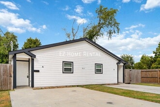 8617 Clarington St in Houston, TX - Building Photo - Building Photo