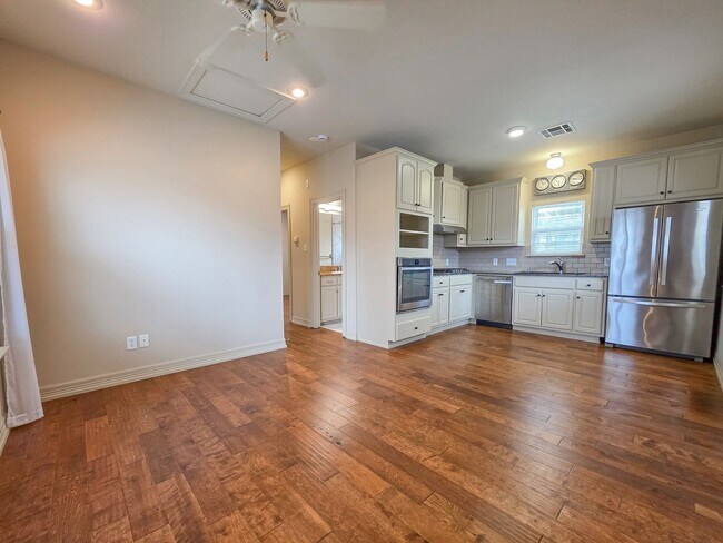 4515 Avenue G in Austin, TX - Foto de edificio - Building Photo