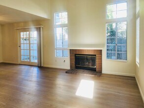 2275 Hawthorne Pl in Tustin, CA - Building Photo - Building Photo