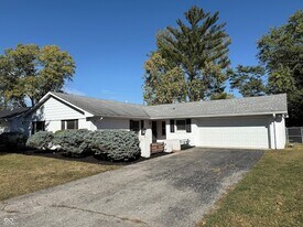 130 Carmel View Dr in Carmel, IN - Building Photo